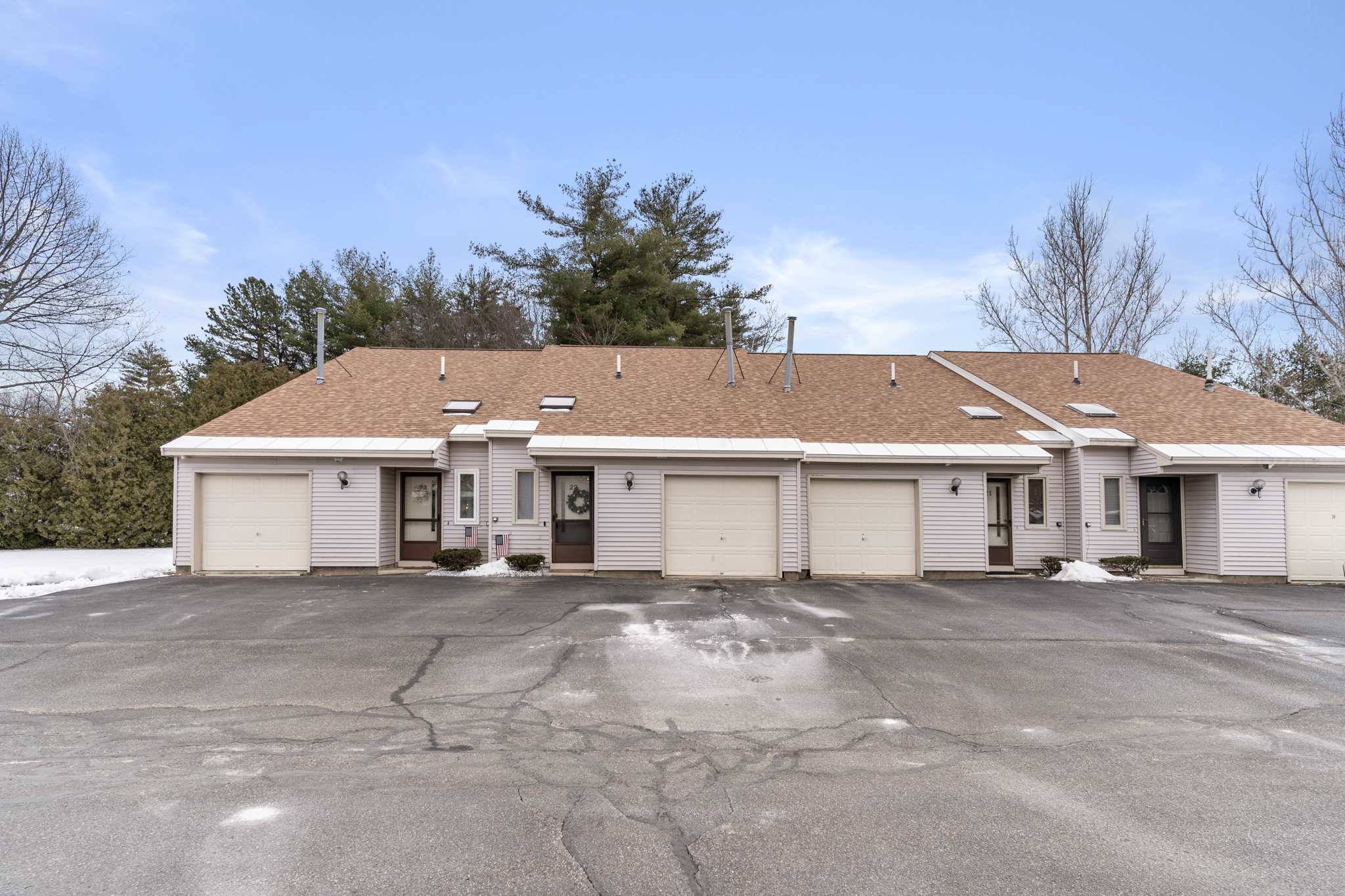 22 Bramber II, Unit 22 Rochester, NH 03867 - Photo 2 of 38