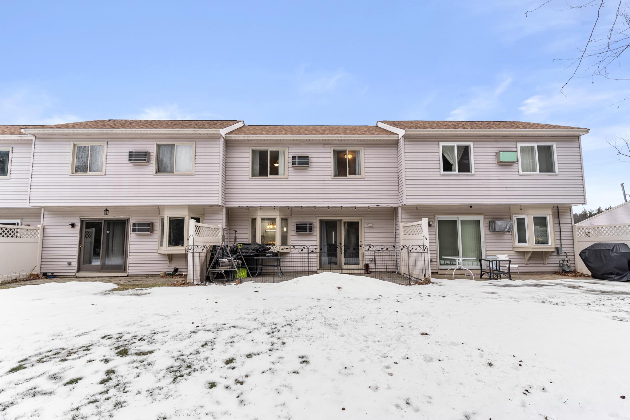 22 Bramber II, Unit 22 Rochester, NH 03867 - Photo 3 of 38