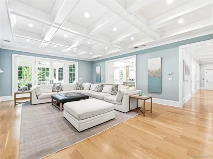 $6,998,000 | 55 Plymouth Road, Manhasset, NY 11030