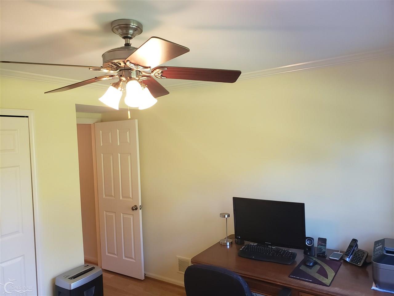 33552 Utica Road Fraser, MI 48026 - Photo 30 of 43 50014726-29.JPG