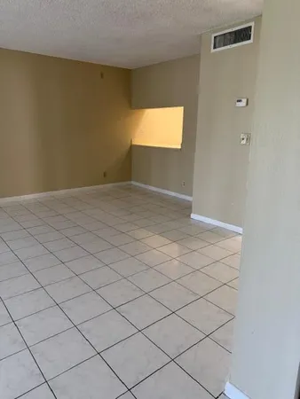 $1,860 | 1750 North Congress Avenue, Unit 201, West Palm Beach, FL 33401
