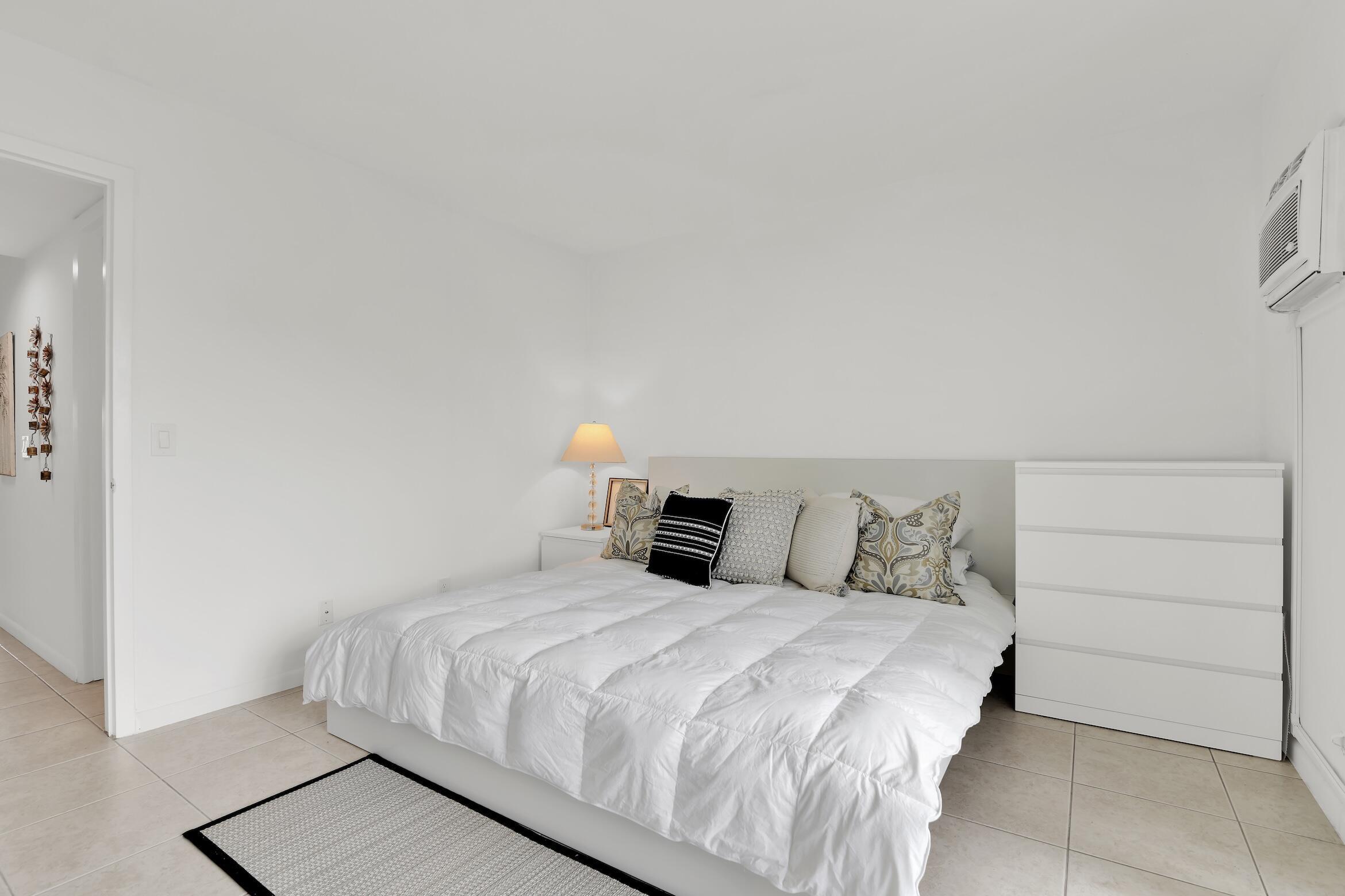 175 Fanshaw East Boca Raton, FL 33434 - Photo 17 of 26 Bedroom