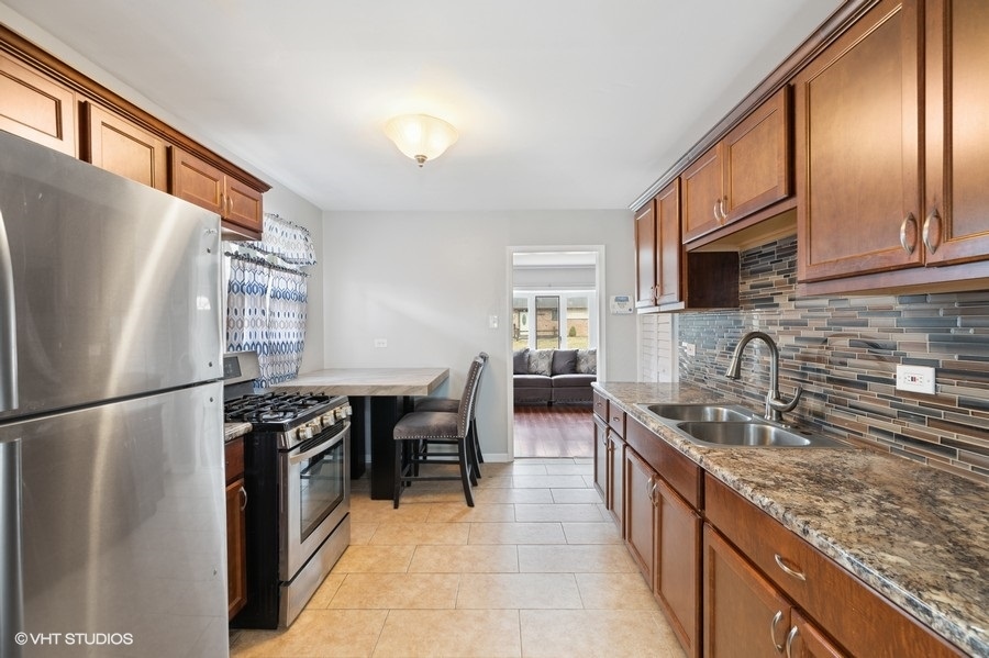 439 Niagara Street Park Forest, IL 60466 - Photo 4 of 10