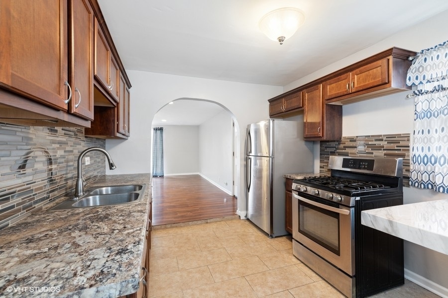 439 Niagara Street Park Forest, IL 60466 - Photo 5 of 10
