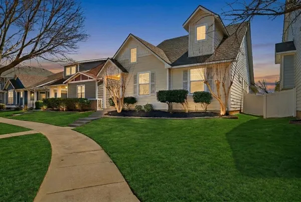 $2,350 | 10008 Hanover Drive, Providence Village, TX 76227