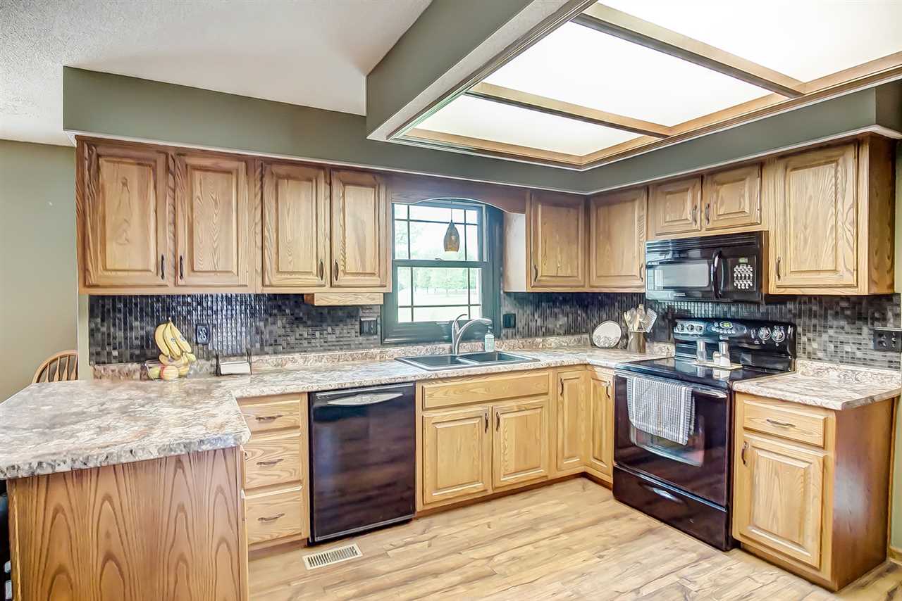 8802 Rail Fence Road Fort Wayne, IN 46835 - Photo 11 of 36 Gallery Image 11