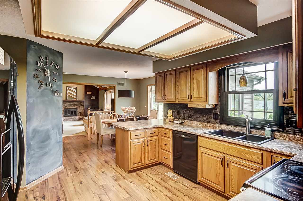 8802 Rail Fence Road Fort Wayne, IN 46835 - Photo 10 of 36 Gallery Image 10