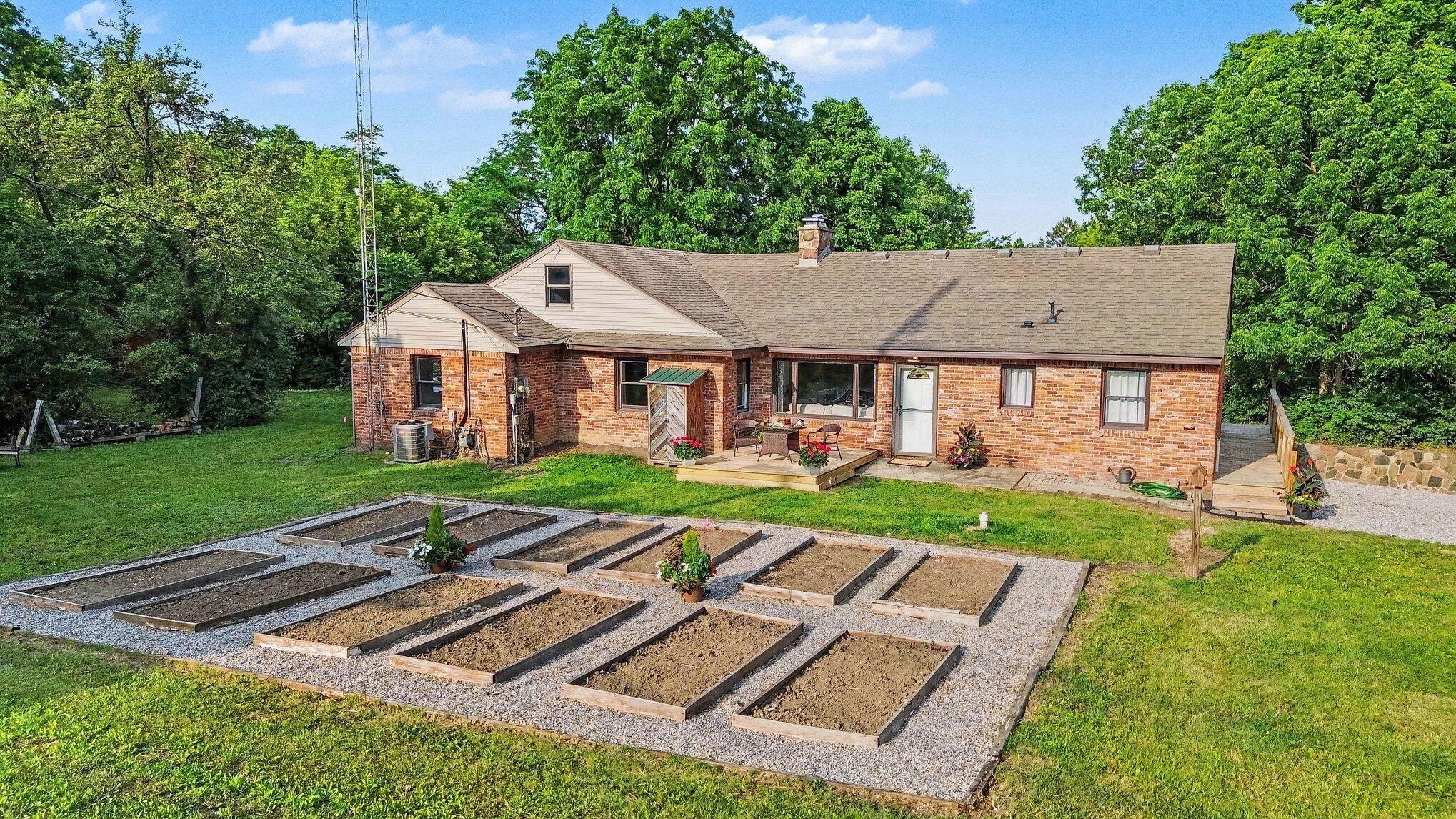 2736 South Wagner Road Ann Arbor, MI 48103 - Photo 8 of 91 007_file_6937