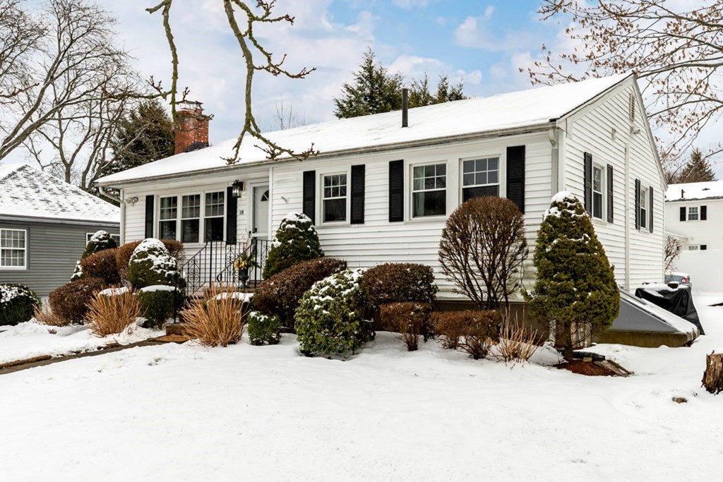 10 Springvale Road Reading, MA 01867 - Photo 3 of 23 Gallery Image 3