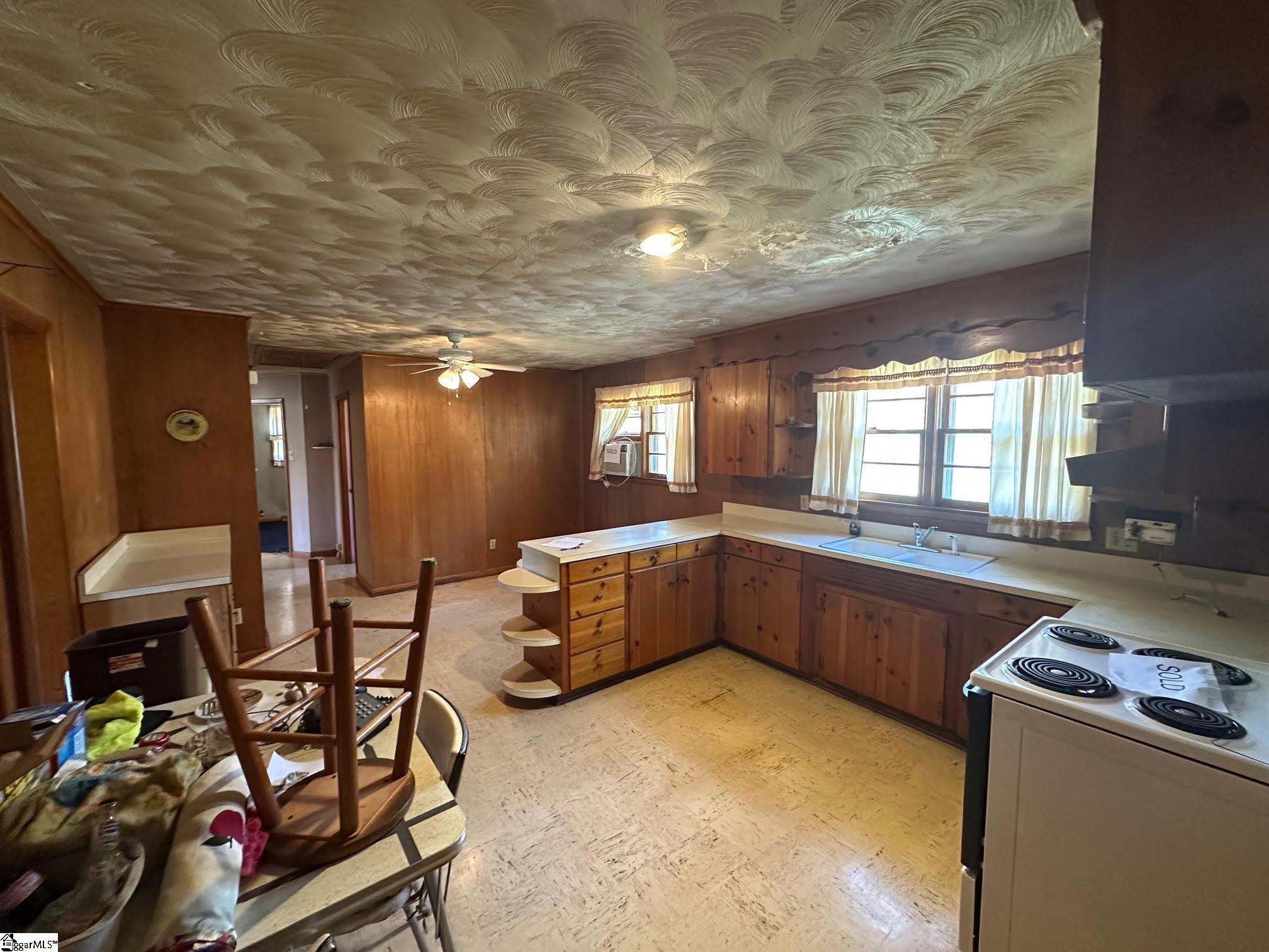 303 Revels Road Chesnee, SC 29323 - Photo 5 of 21