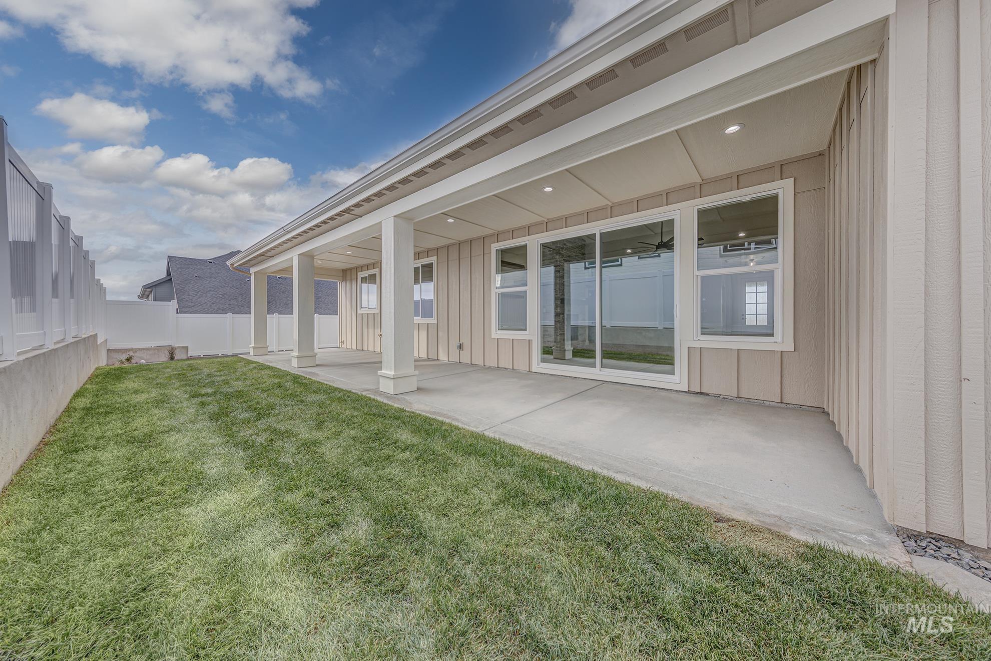 2810 Cypress Point Payette, ID 83661 - Photo 3 of 46 View of yard with a patio