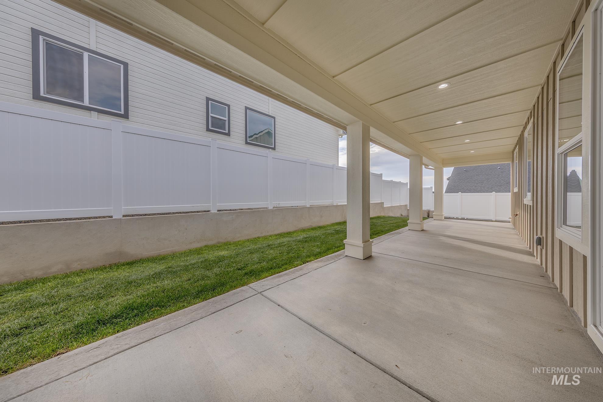 2810 Cypress Point Payette, ID 83661 - Photo 40 of 46 Fenced backyard featuring a patio