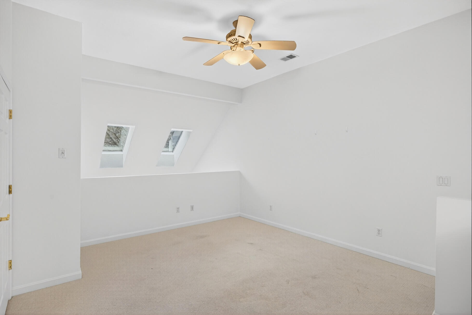 16 Gold Leaf Lane, Unit 16 Mashpee, MA 02649 - Photo 21 of 51 a view of an empty room