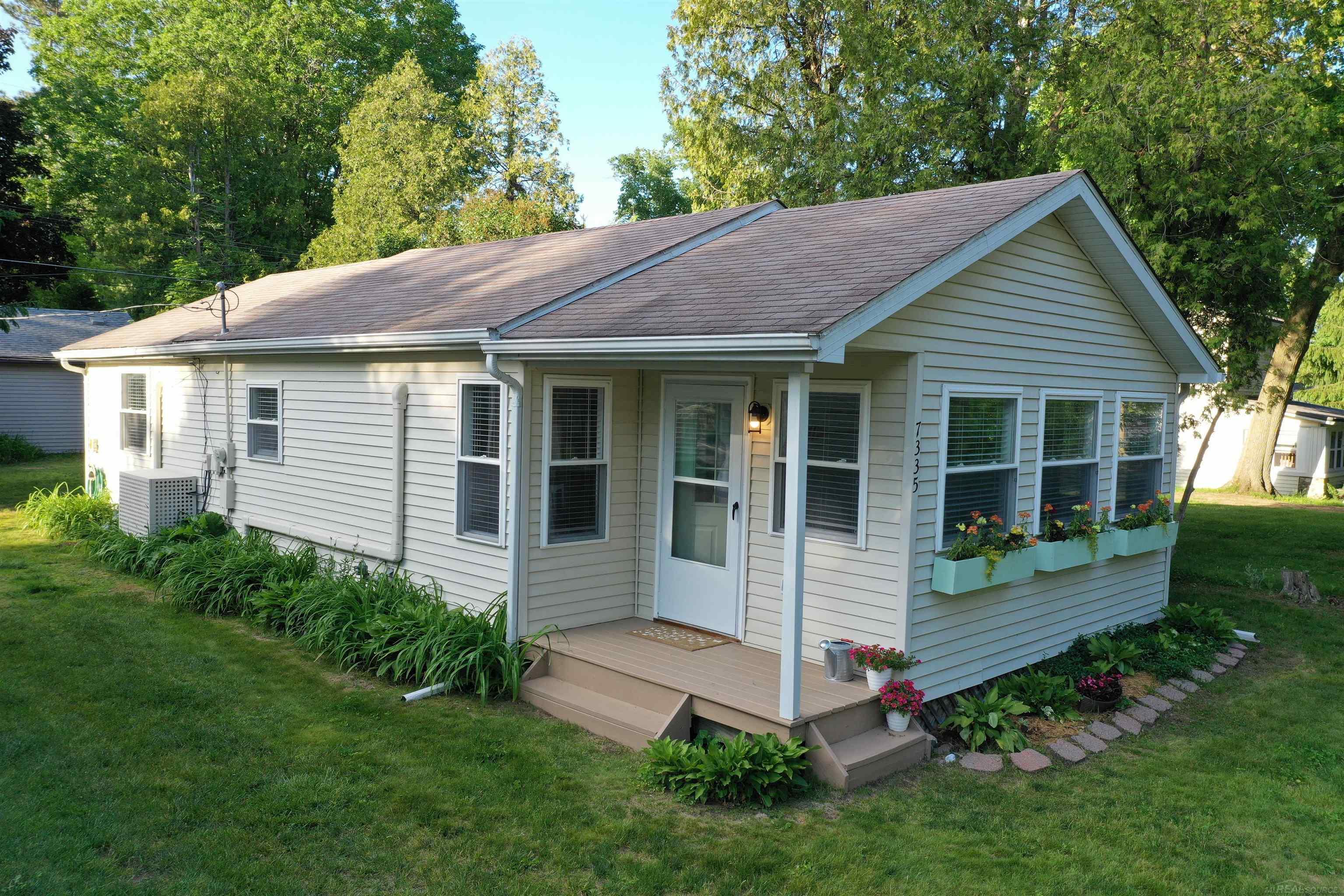 7335 Laurel Road Lexington, MI 48450 - Photo 1 of 33