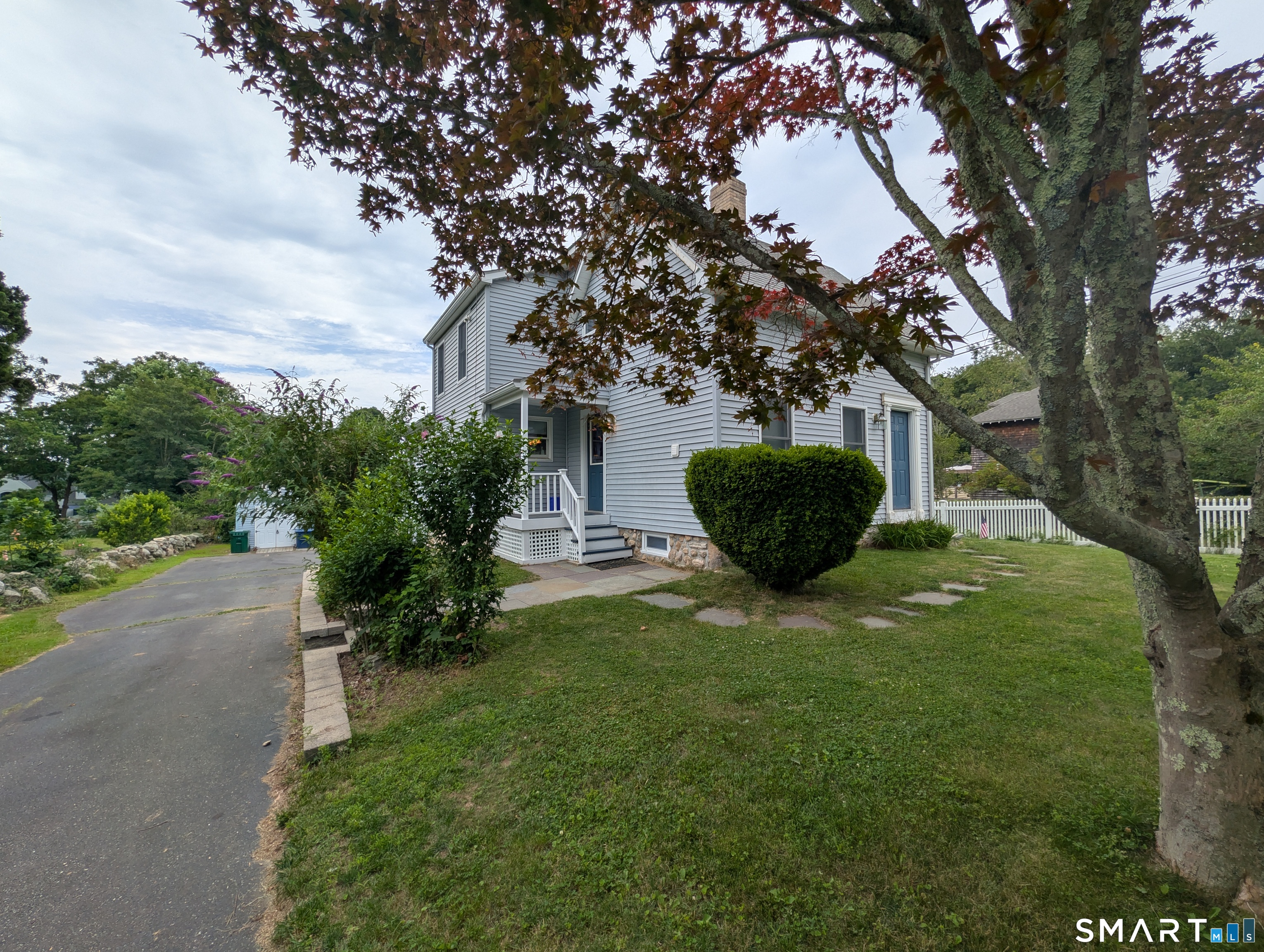 10 Shore Road Waterford, CT 06385 - Photo 22 of 26