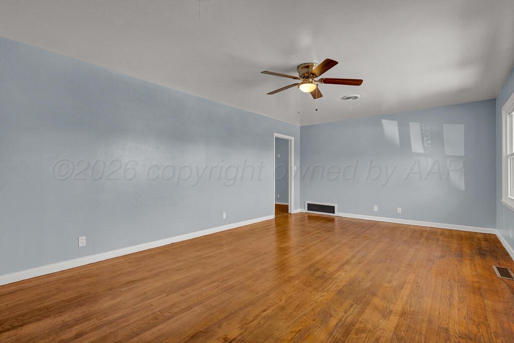 3608 South Bryan Street Amarillo, TX 79109 - Photo 3 of 18 living room 1