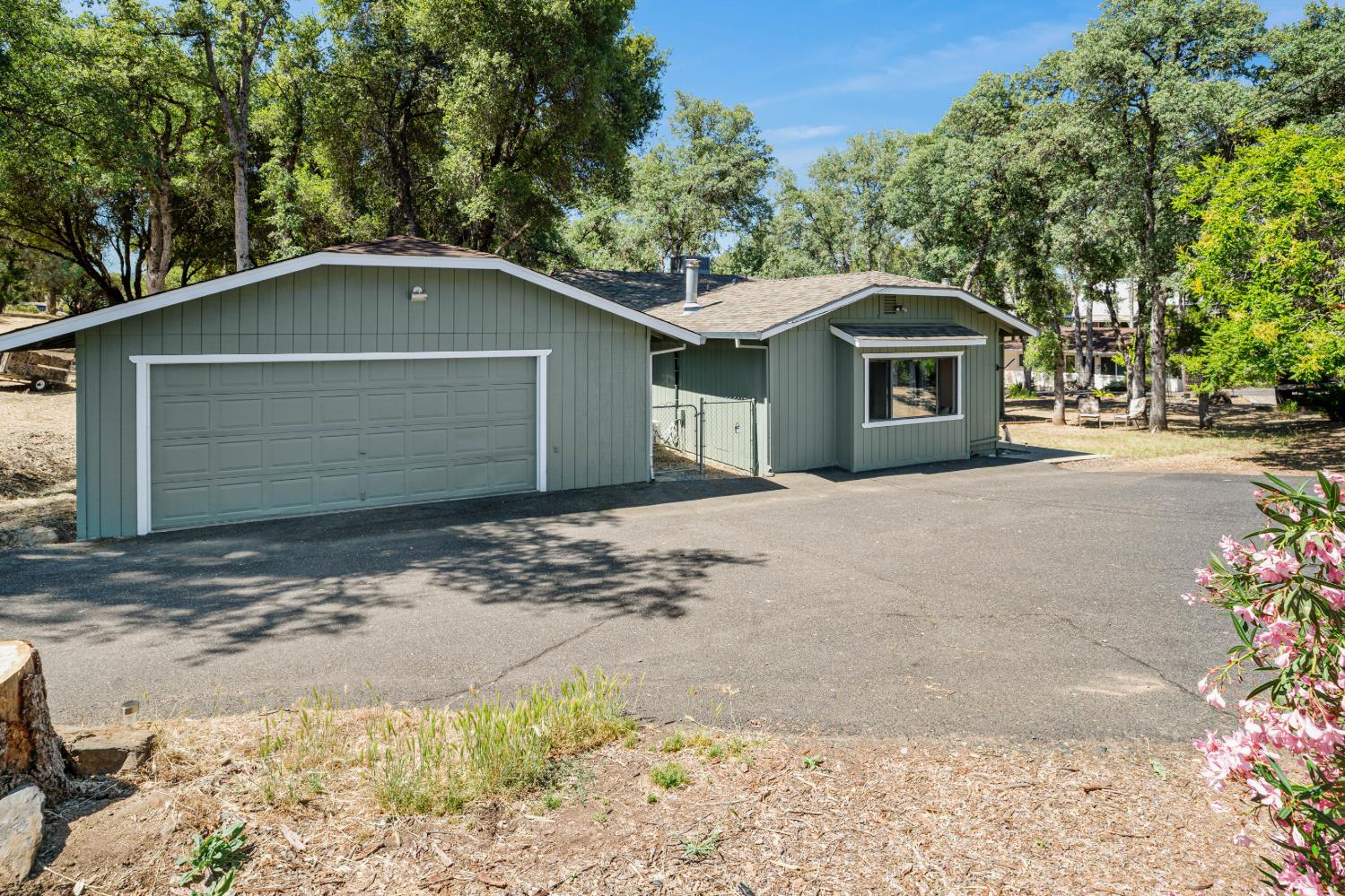 21014 Ferretti Road Groveland, CA 95321 - Photo 3 of 45