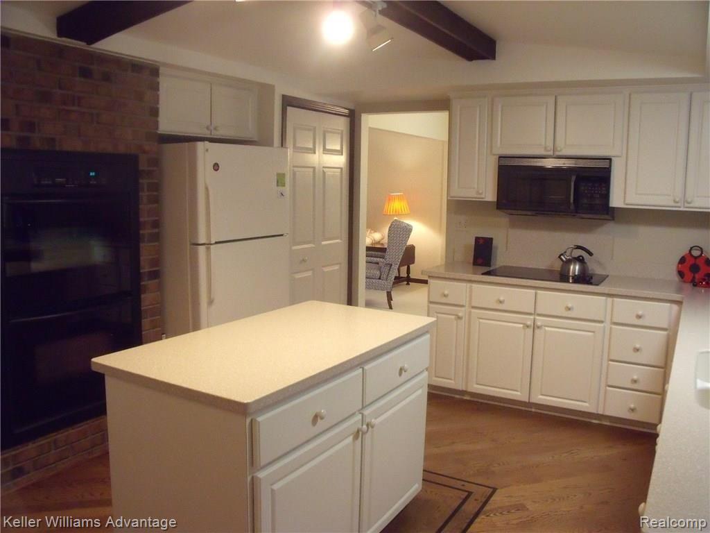 36941 Fox Run Farmington Hills, MI 48331 - Photo 20 of 49