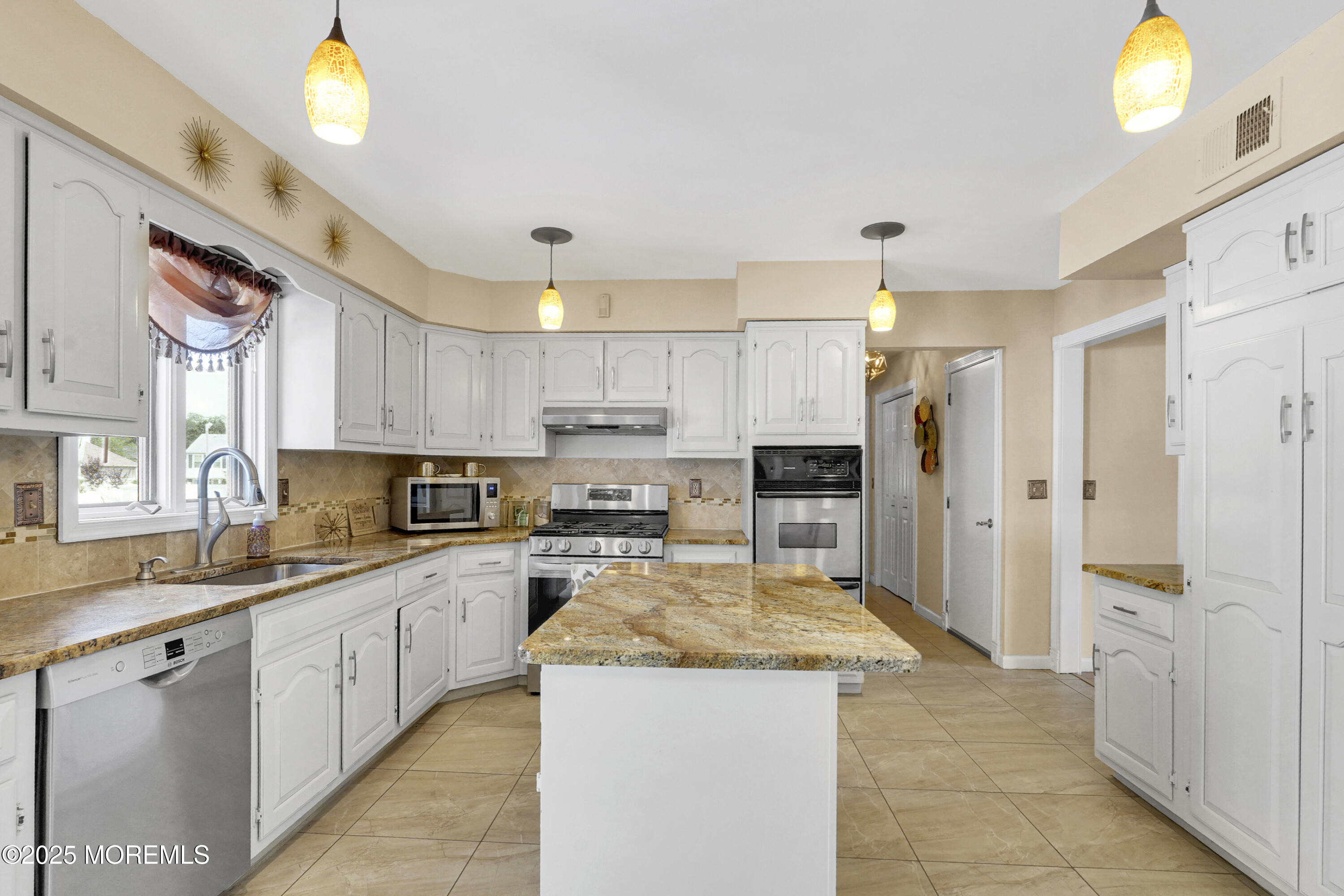 13 New Friendship Road Howell, NJ 07731 - Photo 4 of 64 DSC04106