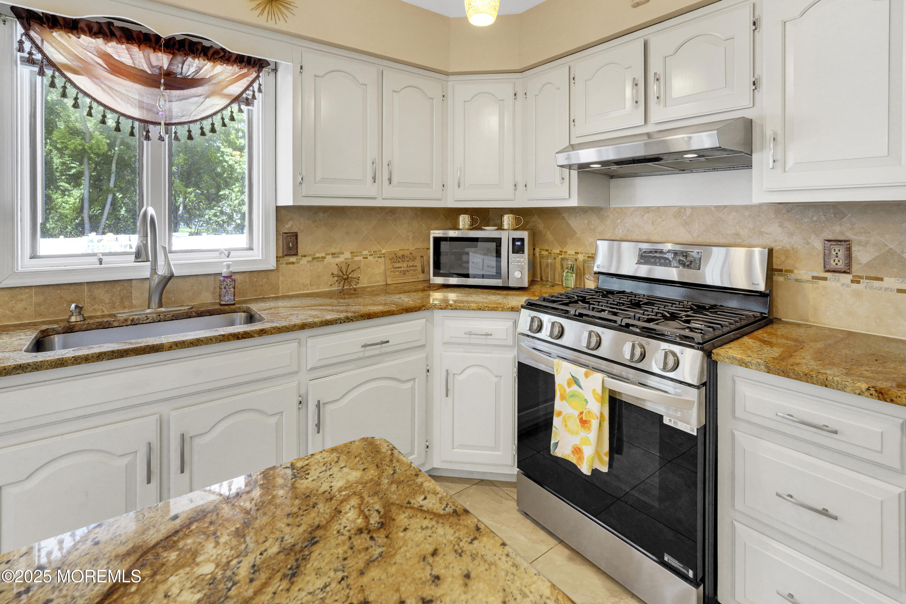 13 New Friendship Road Howell, NJ 07731 - Photo 6 of 64 DSC04126