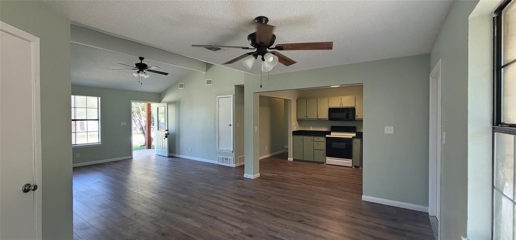 1701 Saddle Road Granbury, TX 76049 - Photo 4 of 14