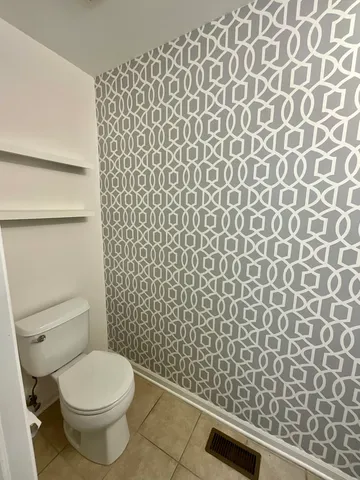 $3,200 | 1829 Crenshaw Circle, Vernon Hills, IL 60061