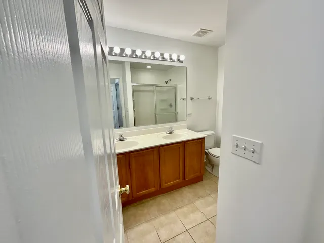 $3,200 | 1829 Crenshaw Circle, Vernon Hills, IL 60061