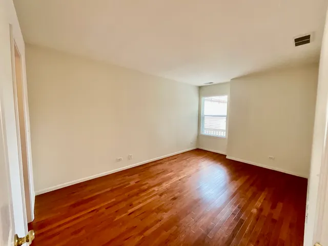 $3,200 | 1829 Crenshaw Circle, Vernon Hills, IL 60061