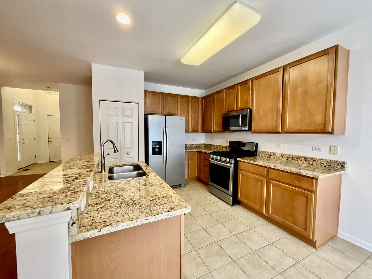 1829 Crenshaw Circle Vernon Hills, IL 60061 - Photo 8 of 30