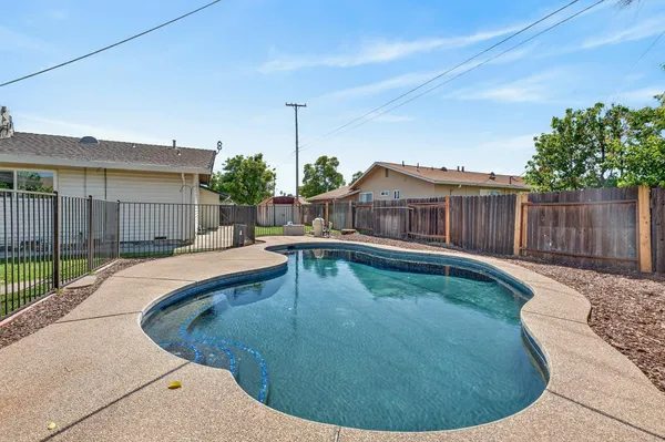 $485,000 | 3581 Imperial Way, Sacramento, CA 95826