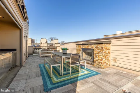 $1,295,000 | 153 Winsome Circle, Bethesda, MD 20814