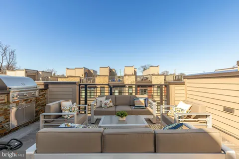 $1,295,000 | 153 Winsome Circle, Bethesda, MD 20814