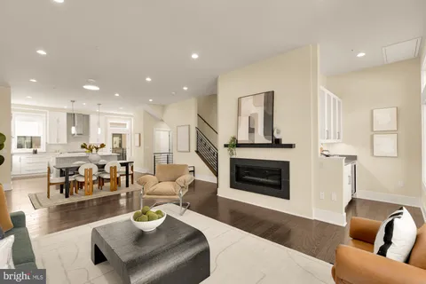 $1,295,000 | 153 Winsome Circle, Bethesda, MD 20814