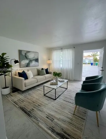 $3,450 | 2941 Southwest 36th Avenue, Unit A, Miami, FL 33133