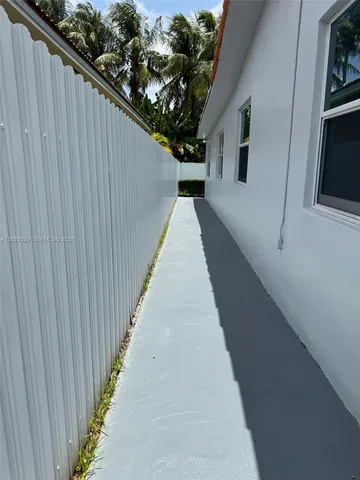 $3,450 | 2941 Southwest 36th Avenue, Unit A, Miami, FL 33133