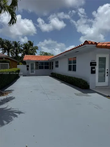 $3,450 | 2941 Southwest 36th Avenue, Unit A, Miami, FL 33133