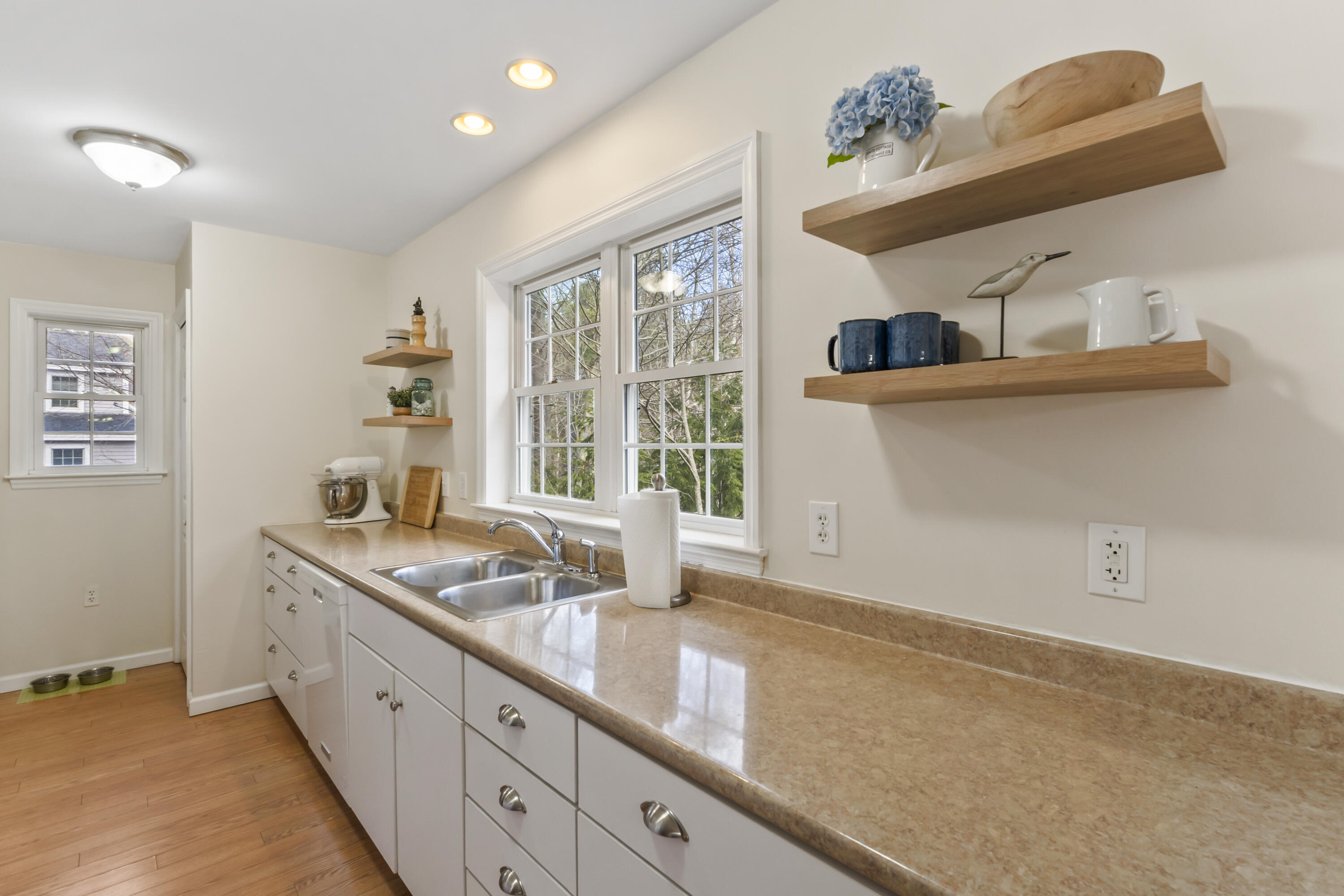 31 Beacon St Extension York, ME 03909 - Photo 4 of 39 31 Beacon St Ext, York