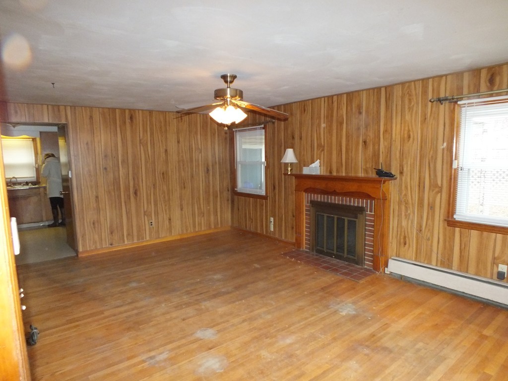 128 Bretton Road Springfield, MA 01119 - Photo 2 of 16