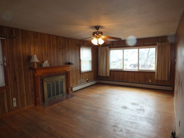128 Bretton Road Springfield, MA 01119 - Photo 4 of 16
