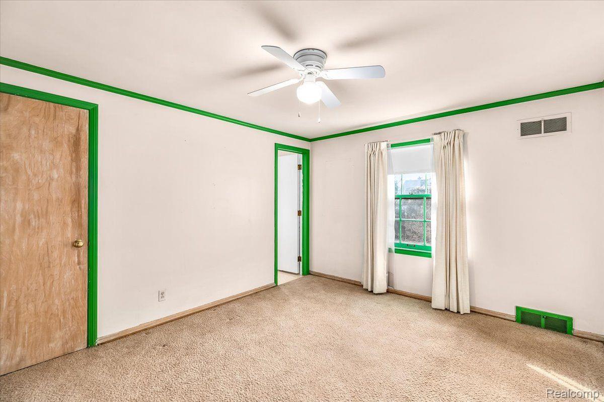 125 Stephens Road Grosse Pointe, MI 48236 - Photo 29 of 50 Gallery Image 29