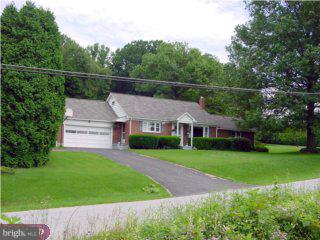 359 Warwick Road Elverson, PA 19520 - Photo 1 of 6 Gallery Image 1