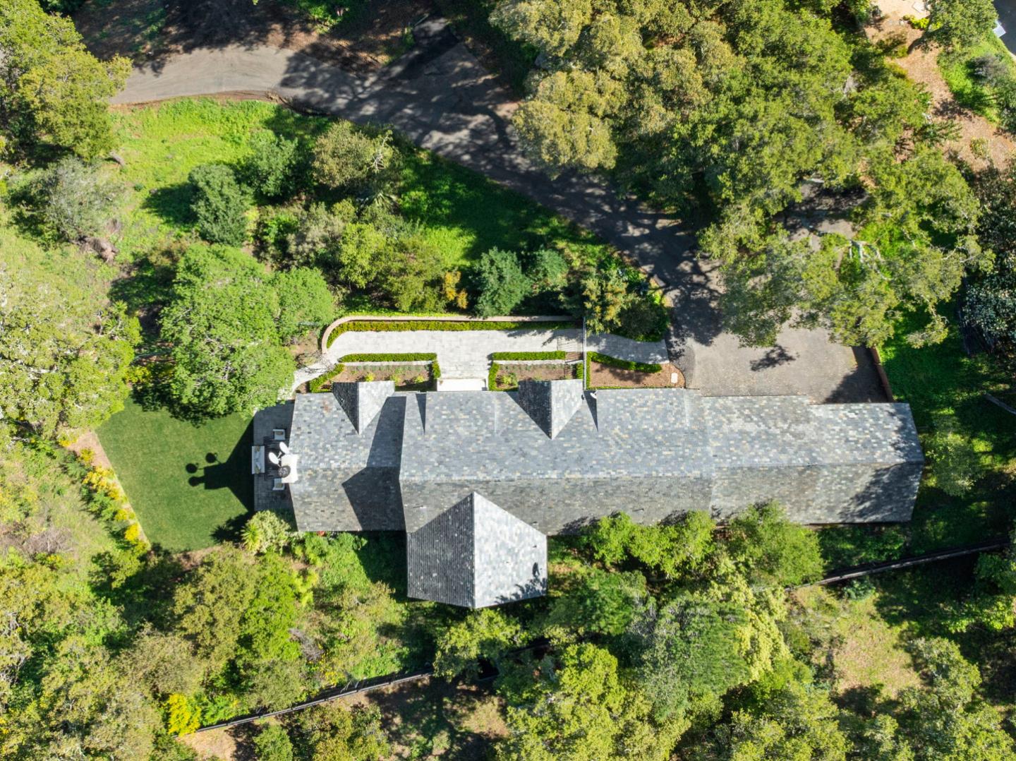 260 Robin Road Hillsborough, CA 94010 - Photo 88 of 96 Gallery Image 88
