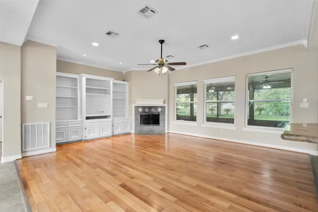 $699,900 | 5636 Avenue M 1/2, Santa Fe, TX 77510