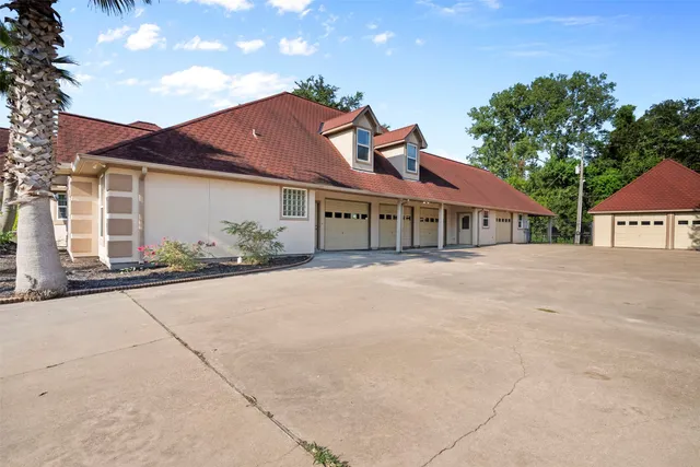 $699,900 | 5636 Avenue M 1/2, Santa Fe, TX 77510