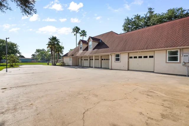 $699,900 | 5636 Avenue M 1/2, Santa Fe, TX 77510