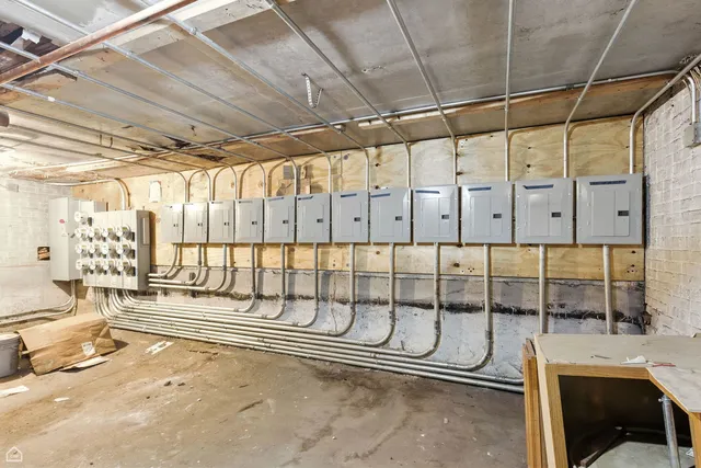 $650,000 | 936 East 80th Street, Chicago, IL 60619