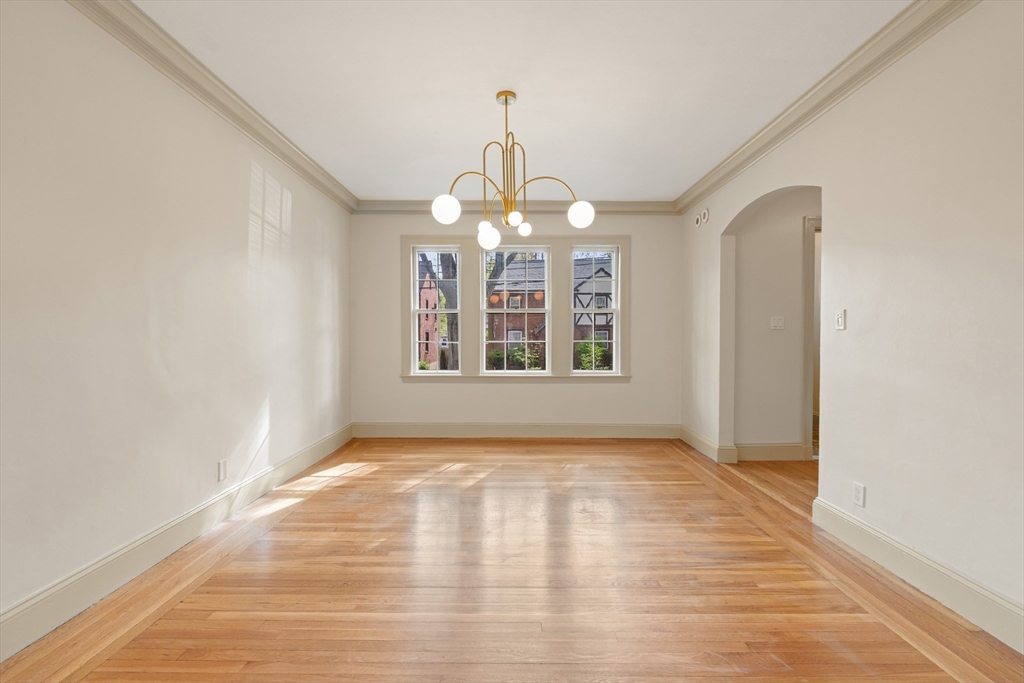 316 Russett Road Chestnut Hill, MA 02467 - Photo 5 of 38