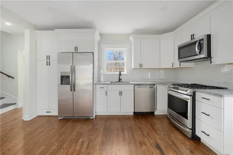 $475,000 | 2 Birch Street, Tiverton, RI 02878