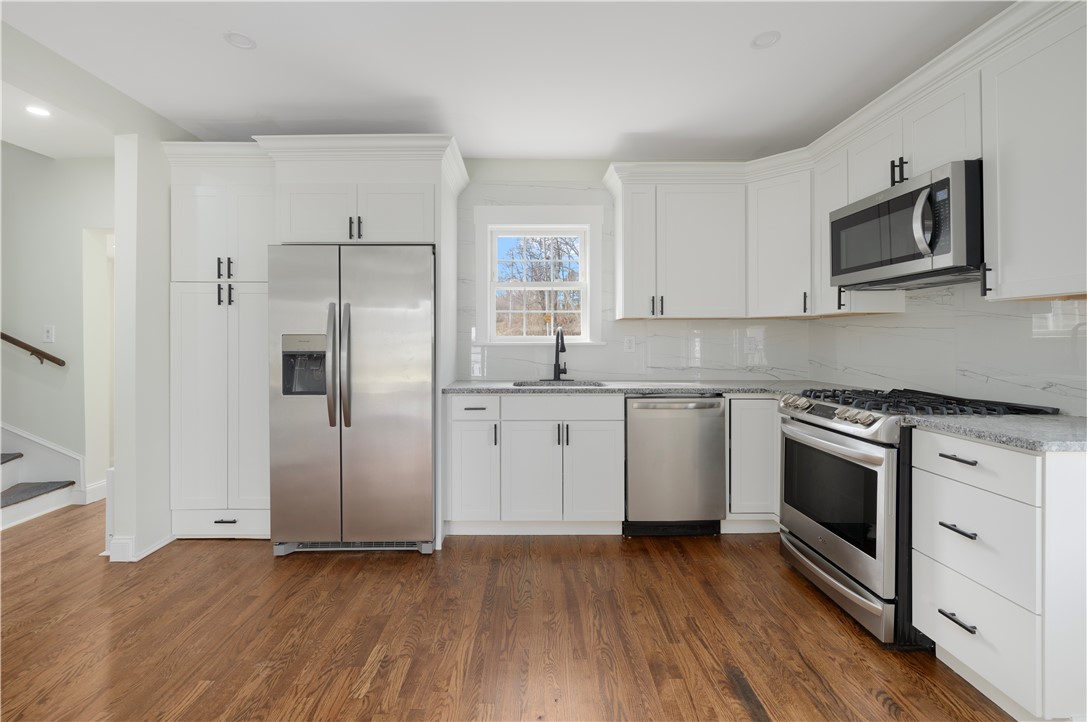 2 Birch Street Tiverton, RI 02878 - Photo 6 of 37