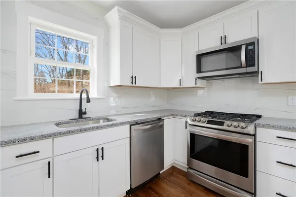 $499,000 | 2 Birch Street, Tiverton, RI 02878